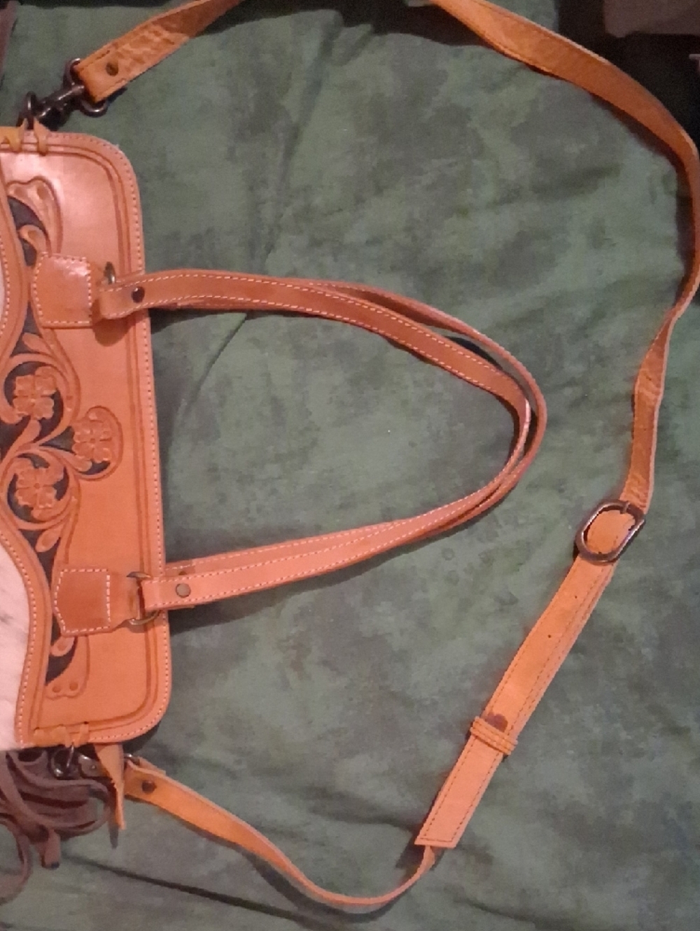 American Darling Tan Leather & Brown/White Cowhide Fringe Shoulder Bag - Picture 3 of 14